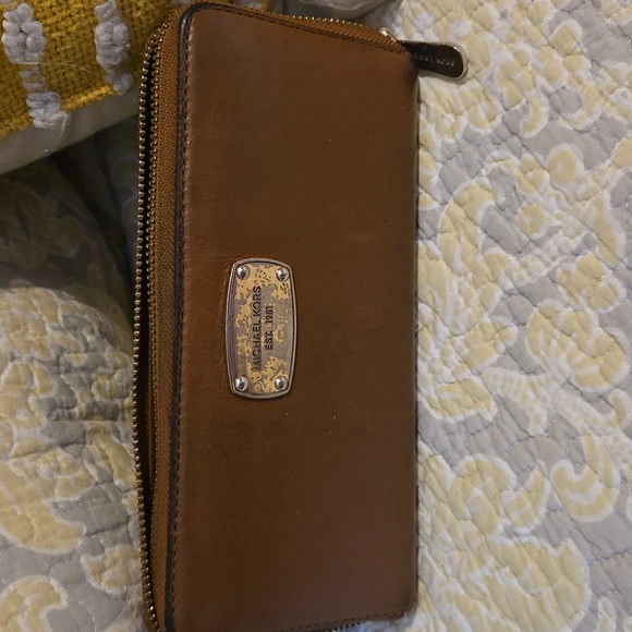 Michael Kors Handbags - Michael Kors leather wallet